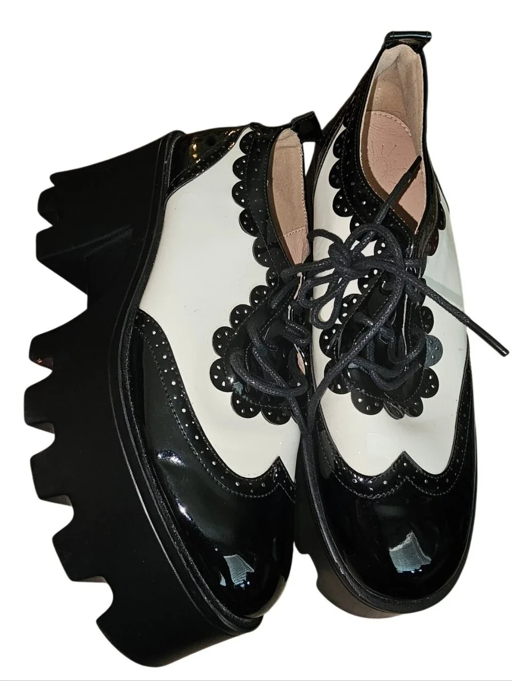 💰SHEIN Chunky Brogue Platform Shoes - Black & White